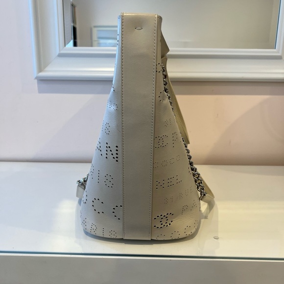 Chanel calfskin leather shopping tote with shoulder strap and separate handle - Picture 7 of 8